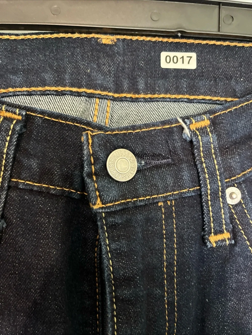 Levi's men’s Dark Indigo Straight Leg Jeans 514 32/32 professionally hemmed